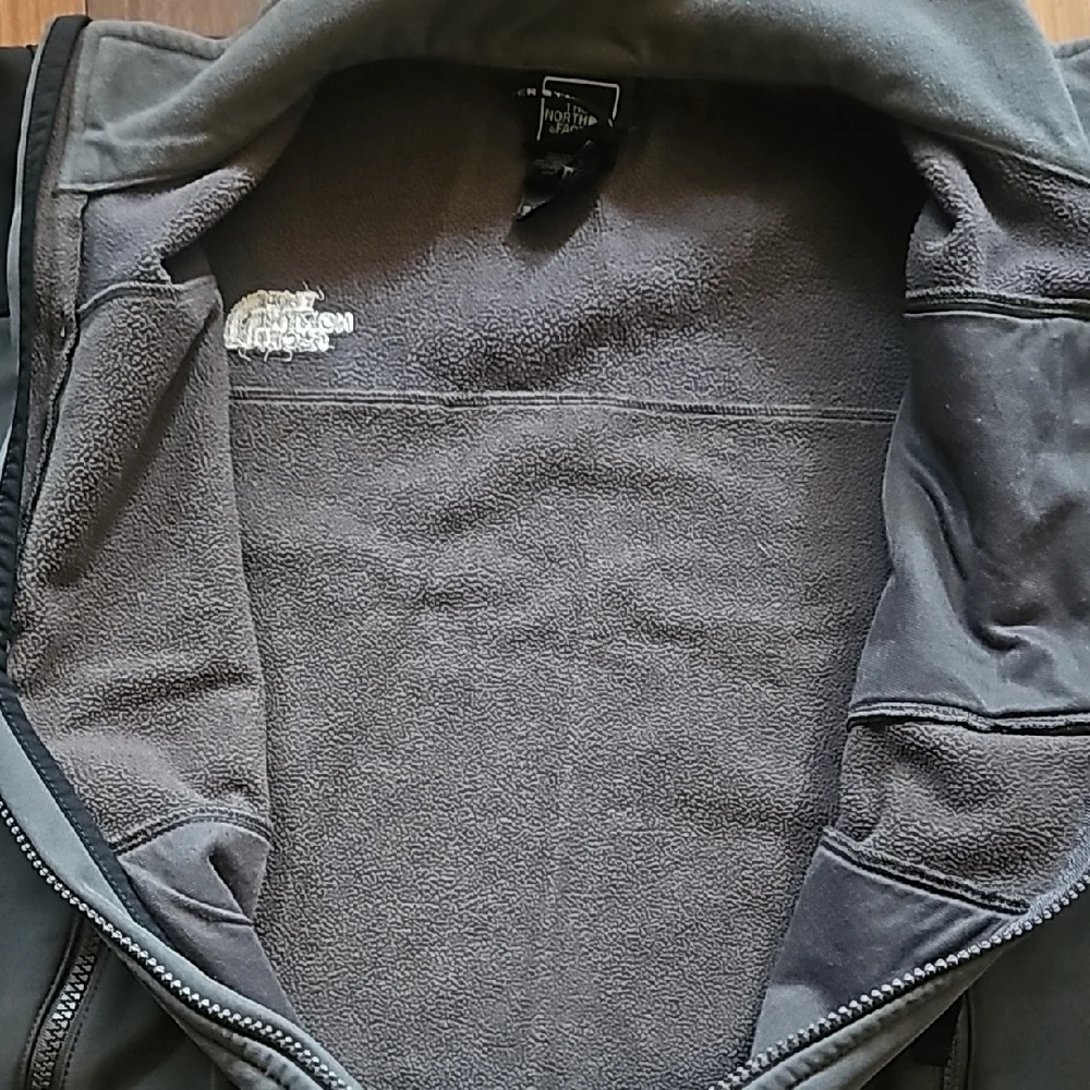 The North Face Black and Gray Full-Zip Jacket - Picture 5 of 6
